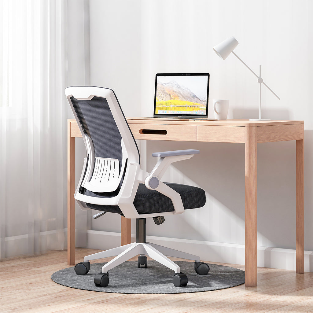 Ergonomic office chair with breathable mesh backrest in gray | Adjustable armrests, latex-filled seat cushion, desk chairs for home office